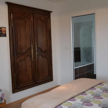 De La Croix Du Bourg *