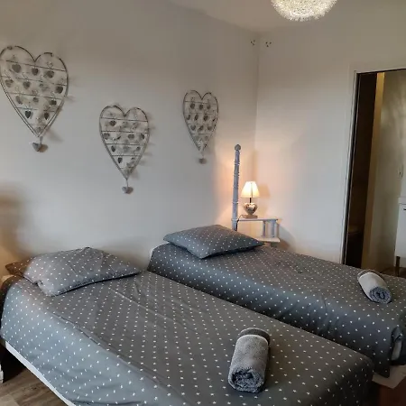 De La Croix Du Bourg Tatil Evi