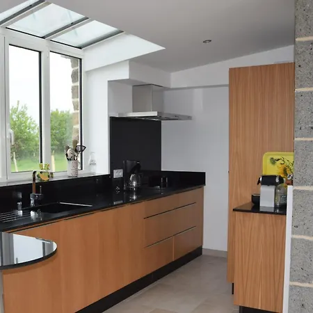 De La Croix Du Bourg Le Mesnil-Ozenne