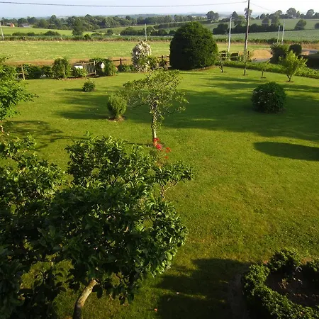 Tatil Evi De La Croix Du Bourg *