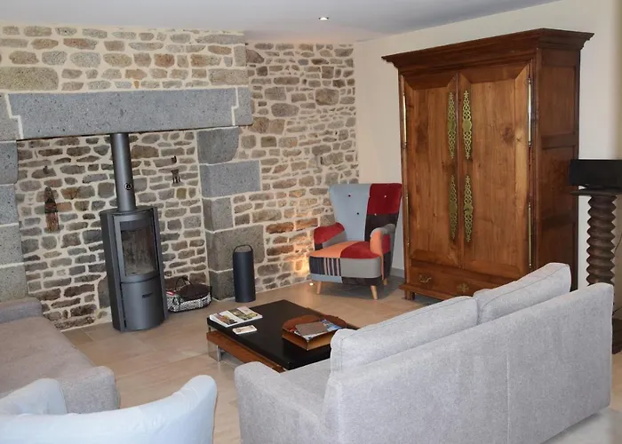 De La Croix Du Bourg Le Mesnil-Ozenne