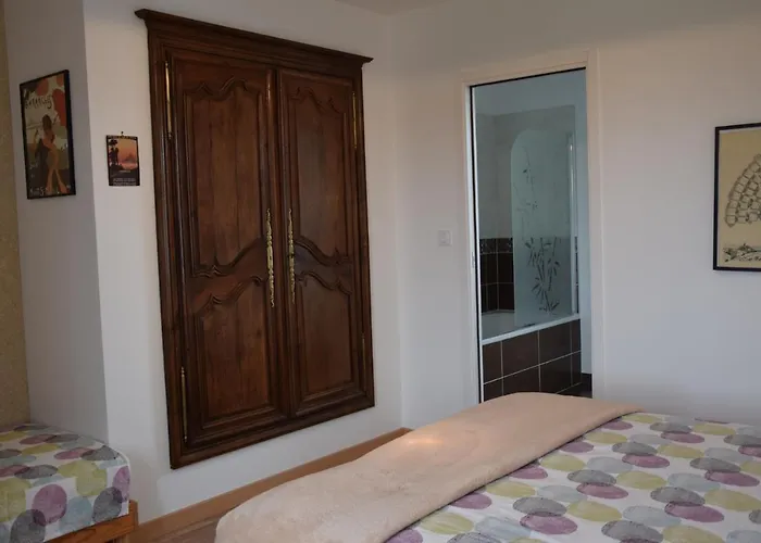 De La Croix Du Bourg *