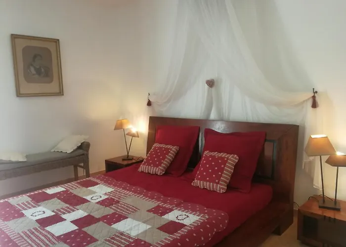 De La Croix Du Bourg Nyaraló Le Mesnil-Ozenne