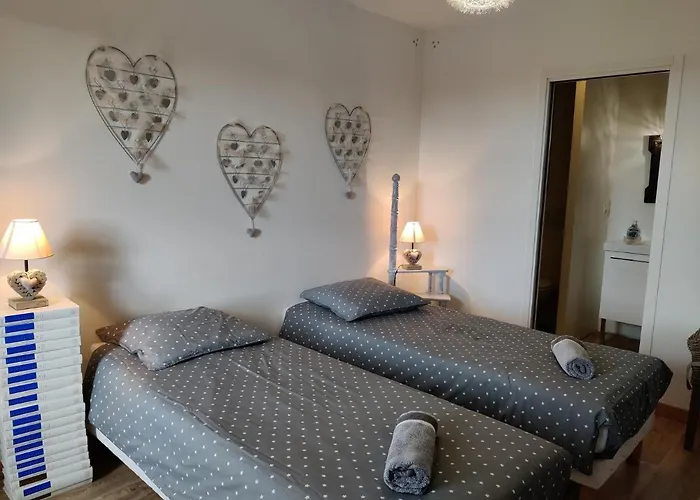 De La Croix Du Bourg Nyaraló