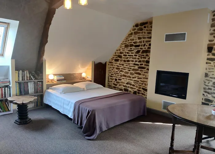 Дом отдыха De La Croix Du Bourg Le Mesnil-Ozenne