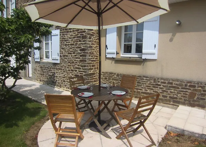 De La Croix Du Bourg Le Mesnil-Ozenne