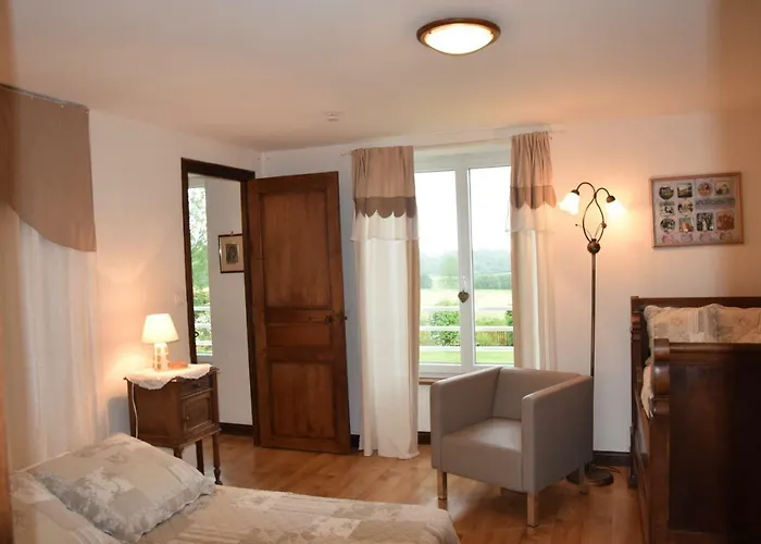 Дом отдыха De La Croix Du Bourg Le Mesnil-Ozenne