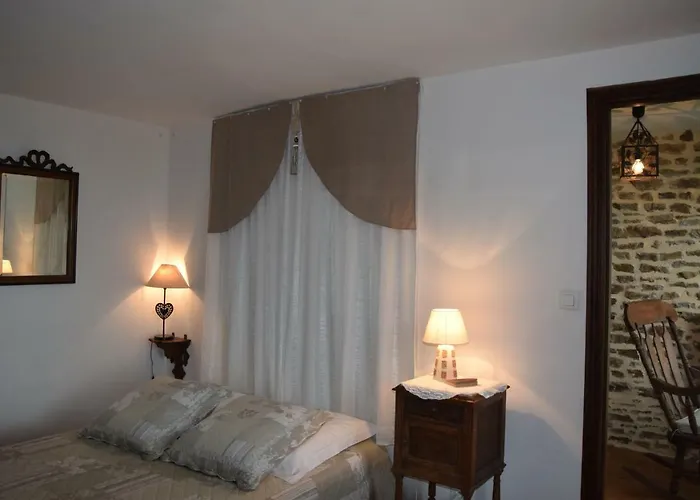 De La Croix Du Bourg Nyaraló